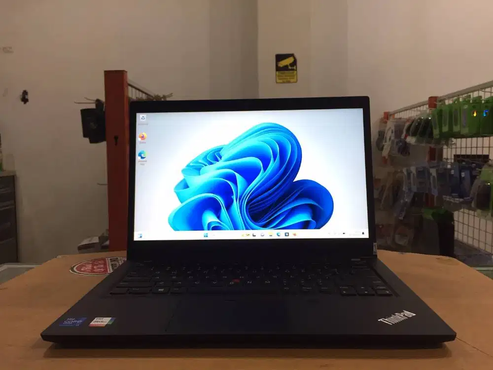 Lenovo ThinkPad T14 Core i7Gen11 Ram 16GB SSD 256GB Slim Mulus Sekali