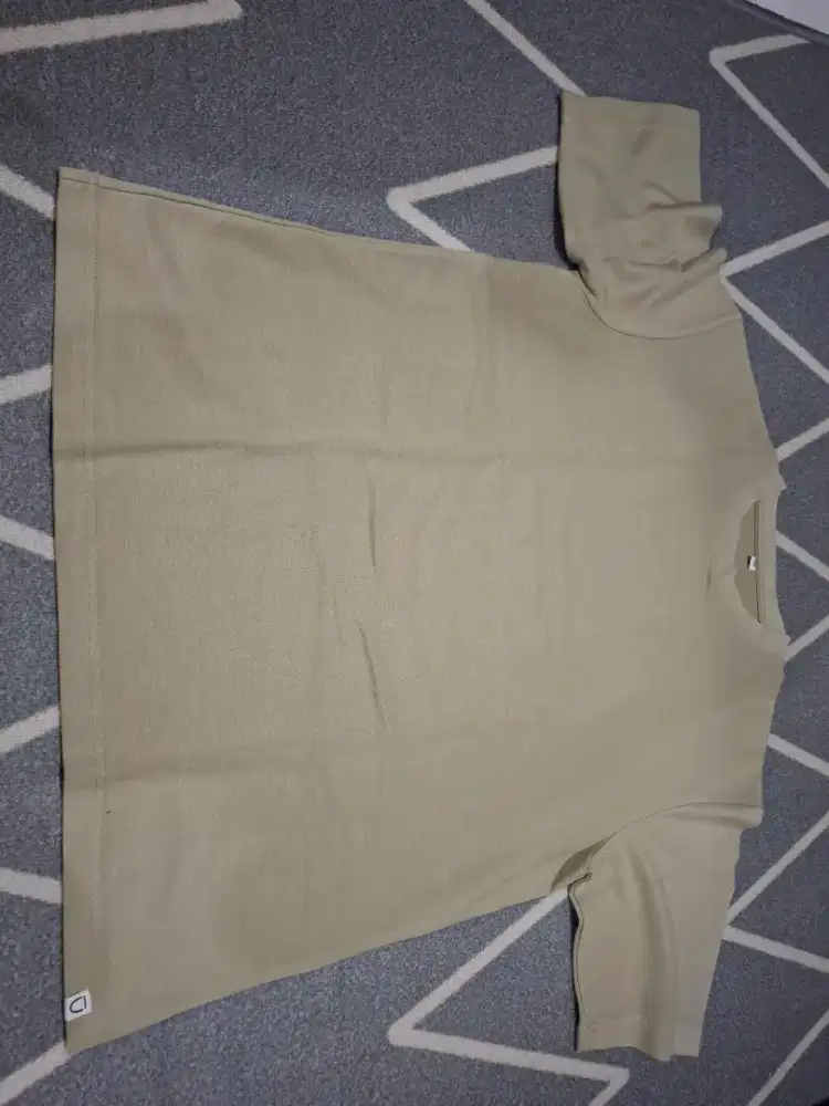 Kaos suko pria lengan pendek