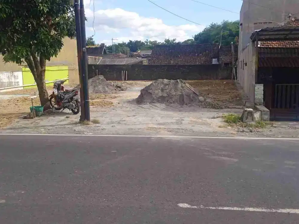 DI JUAL TANAH JALAN VETERAN DEKAT LOTTE MART SOLO