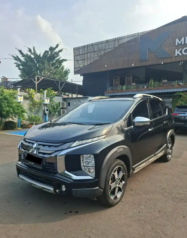 (Harga Cash) Xpander Cross AT NIK 2021 Hitam