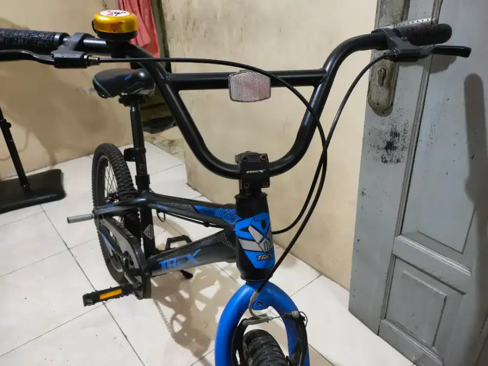 Sepeda BMX 20 inchi Trex Onyx