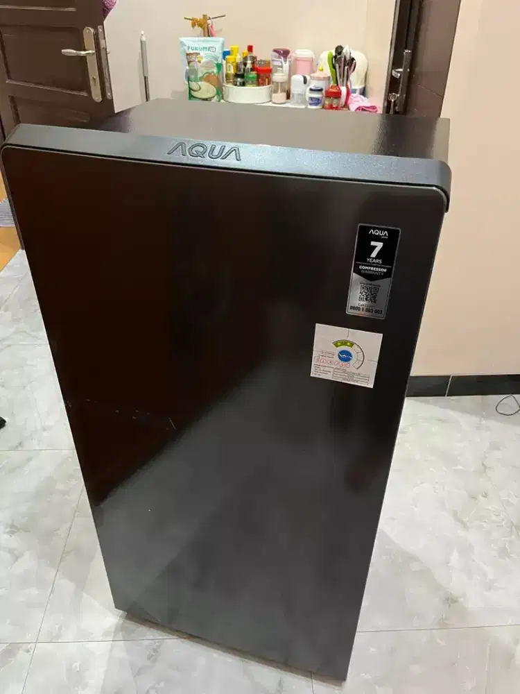 Kulkas 1 pintu Aqua D205 HITAM