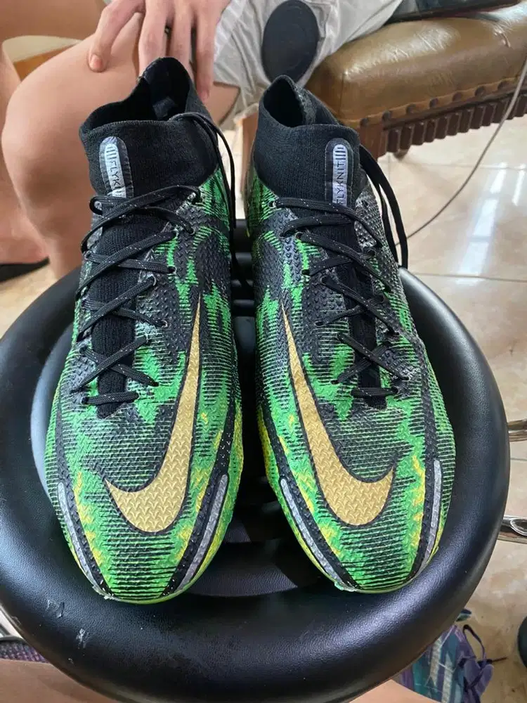 sepatu bola nike elite