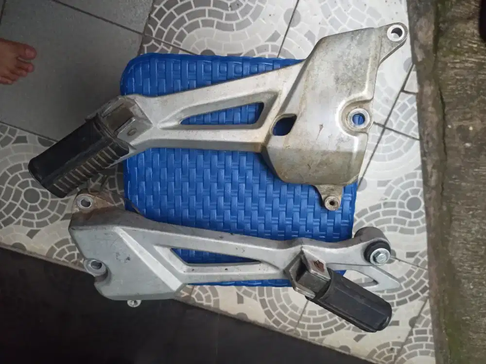 Foostep Honda Megapro Primus 2007