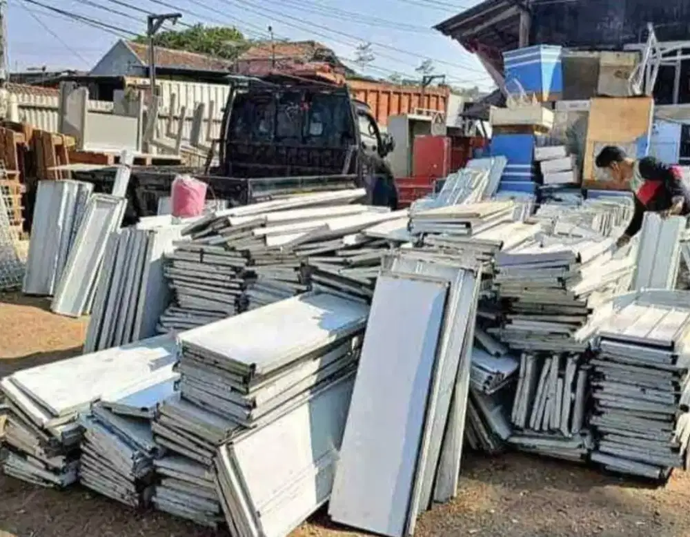 Rak bekas tangan pertama