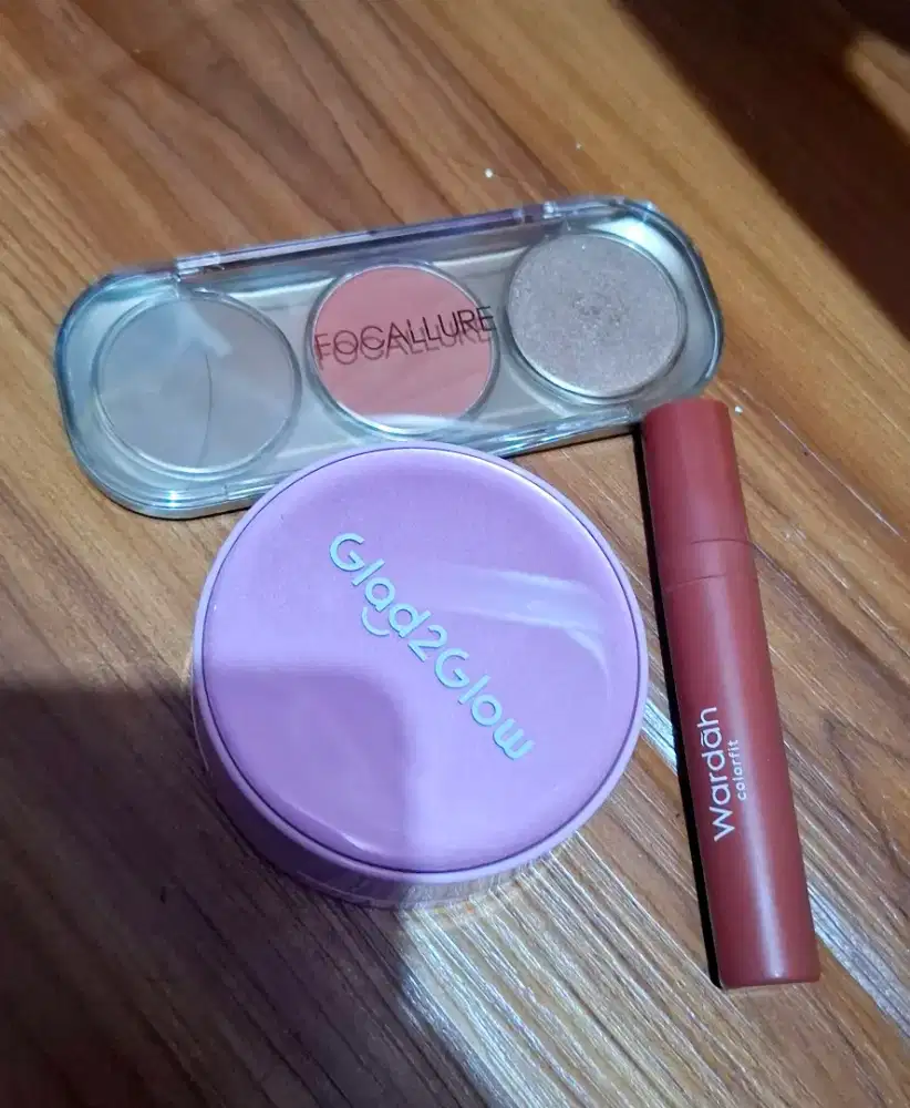 Bedak, lipstik, 3in1