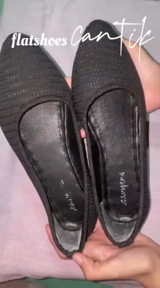 Elegannya Sepatu Flat Hitam: Nyaman dan Stylish!