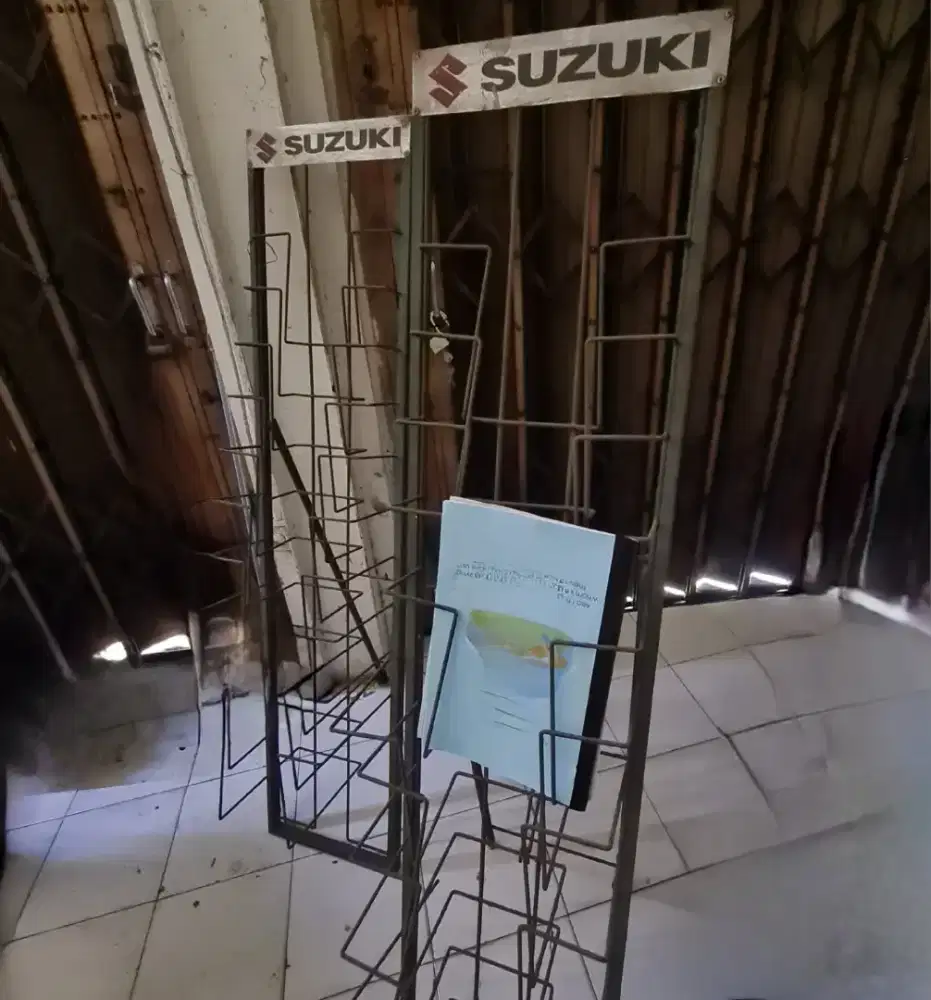 Lemari untuk formulir