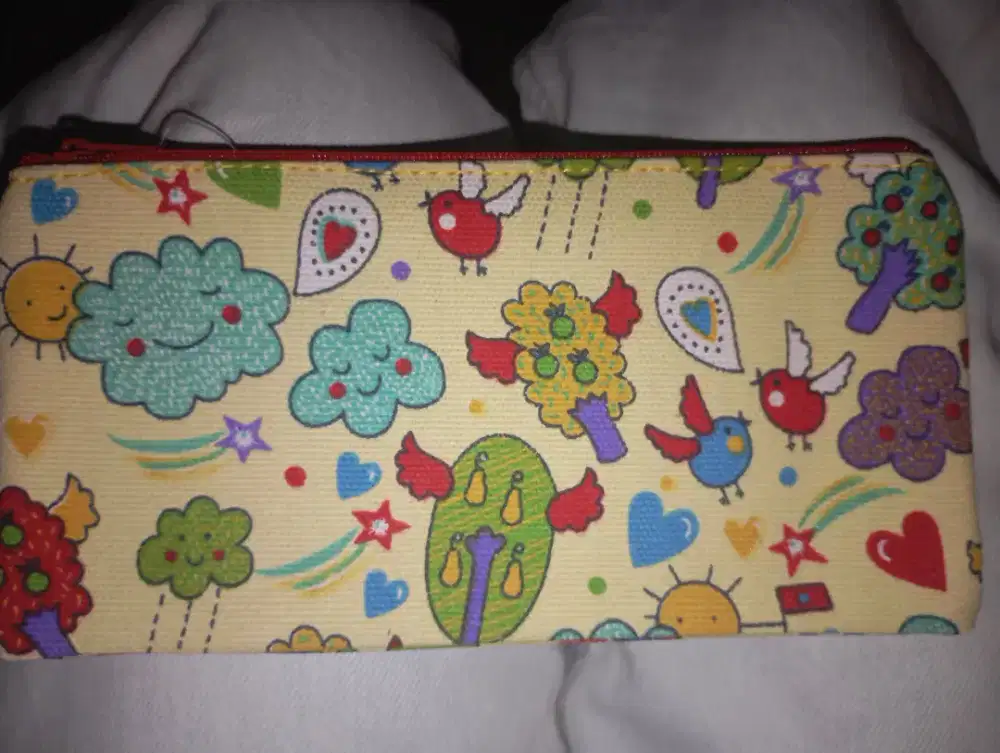 Dompet panjang bergambar