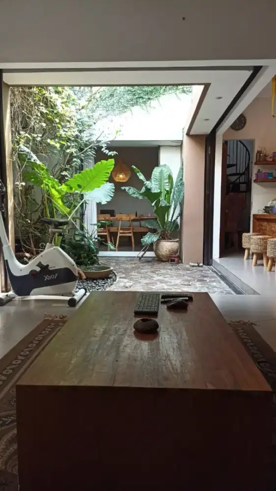 Rumah Cantik 2 Lantai di lingkungan nan asri Tamansari Puri Bali