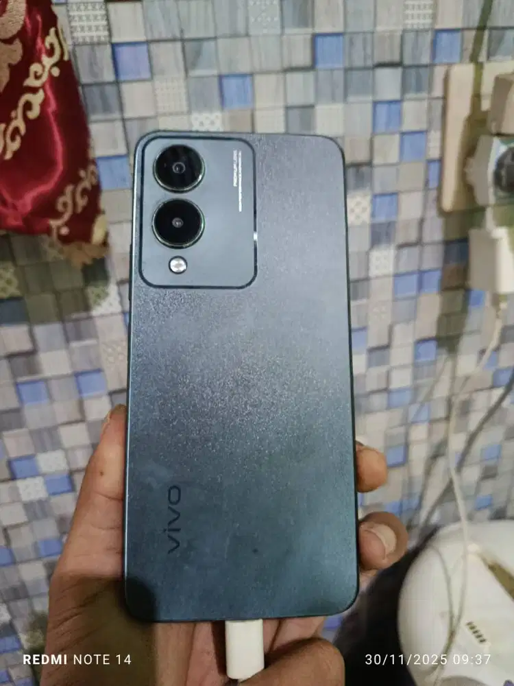 Vivo Y17S, kondisi hp mulus (Minus Tidak ada kepala carger)