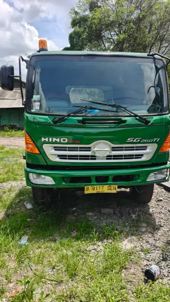 Hino SG 260 Ti / Head trailer