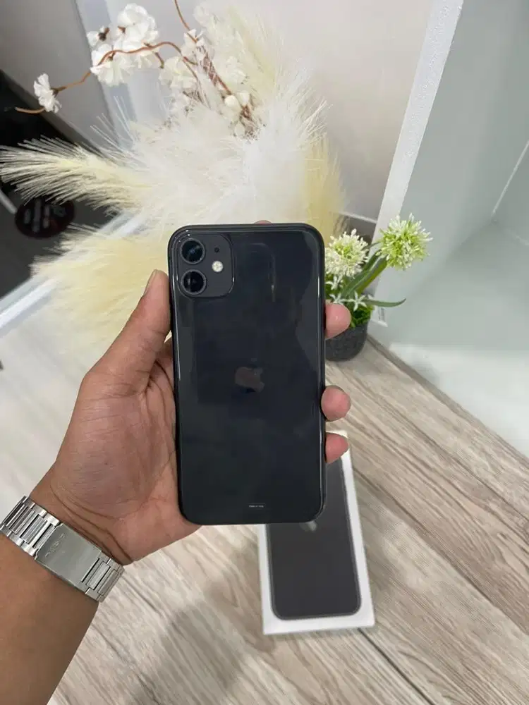 11 128gb ibox like new