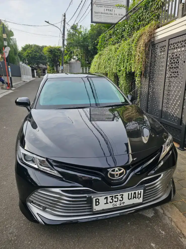Toyota camry hitam mulus terawat