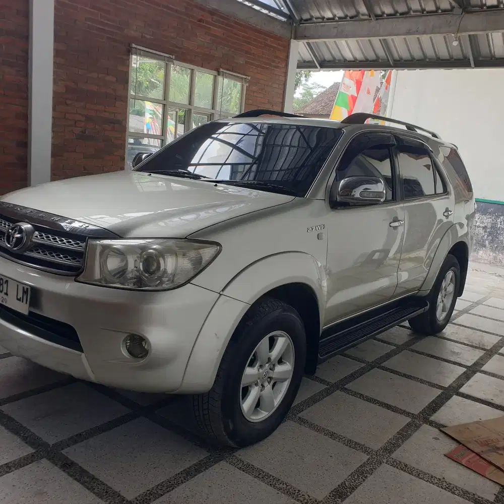 Toyota Fortuner 2011 Bensin