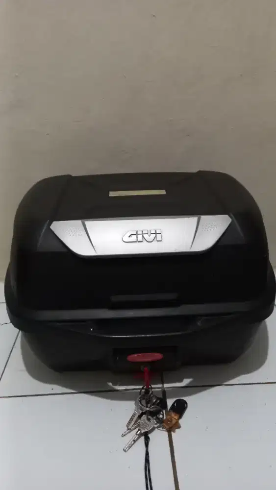 Jual cepat Box Givi e43