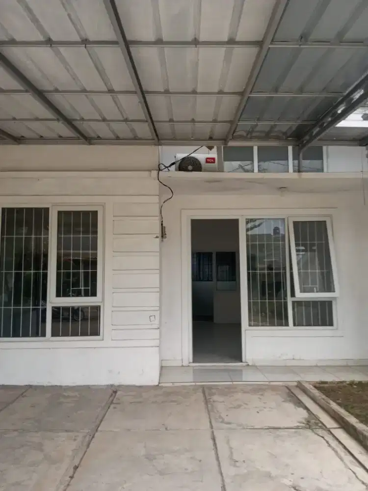 Dikontrakkan Rumah 2 kamar Villa Pinus Tj. Halang Bogor