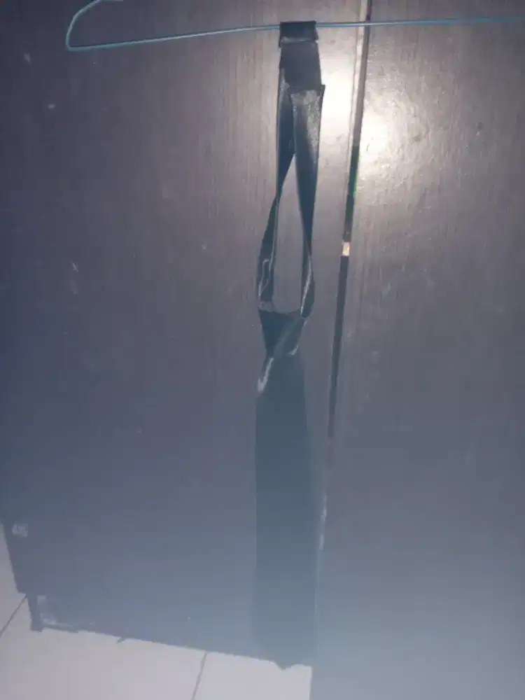 Dasi Pria Hitam Polos