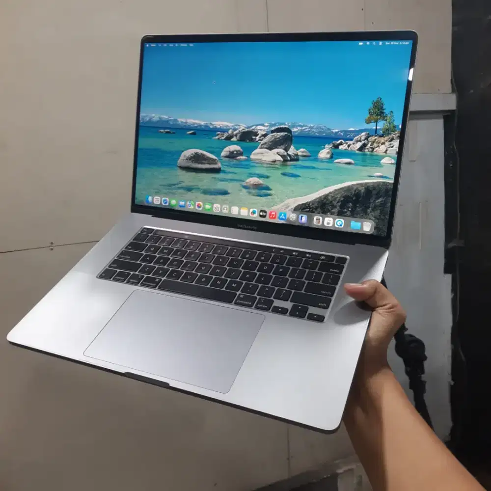 Macbook pro 2019 16 inch ram 32gb ssd 1tb dual vga mulus bisa cod