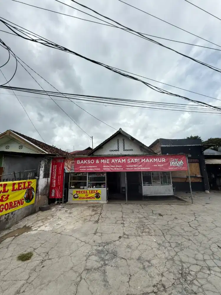 Di jual seluruh bangunan jl Wolter monginsidi