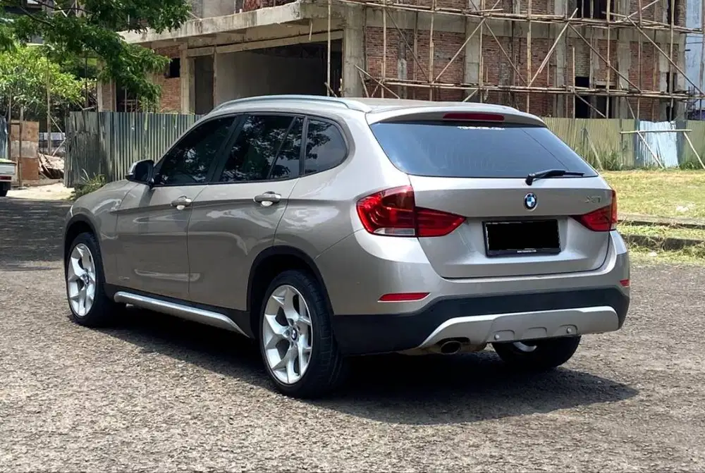BMW X1 sDrive 2.0 AT 2013 SUV Premium Mulus & Siap Pakai TDP 10JUTA