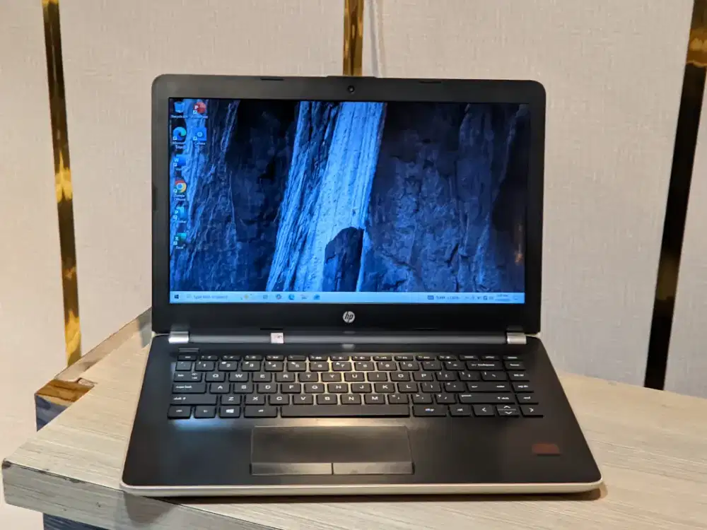 Laptop Hp 14-bs0xxx Amd A4 9125U Ram 8 GB SSD 256 GB