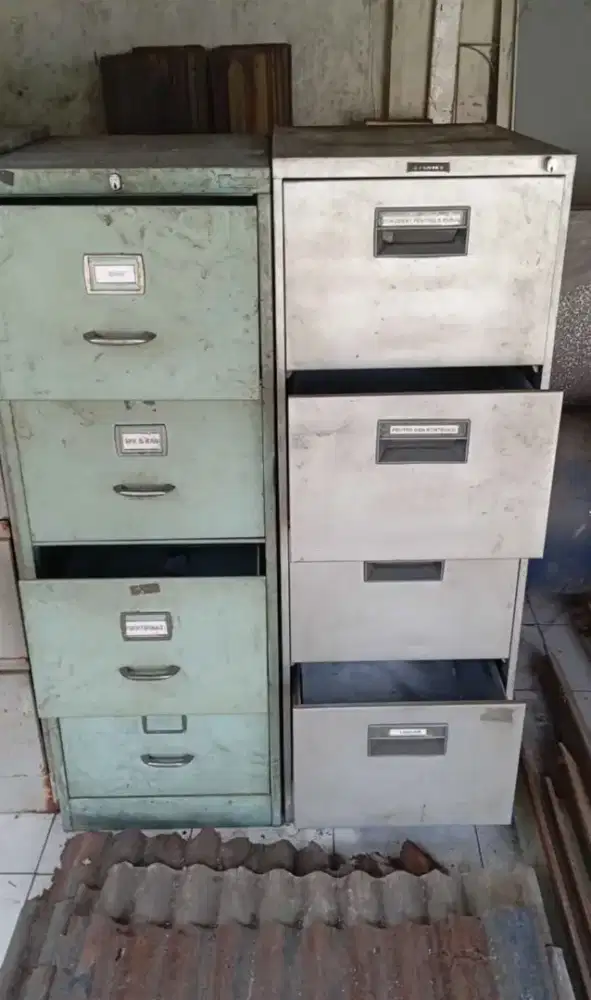 FILLING CABINET BEKAS LAYAK PAKAI UKURAN 135x45x63