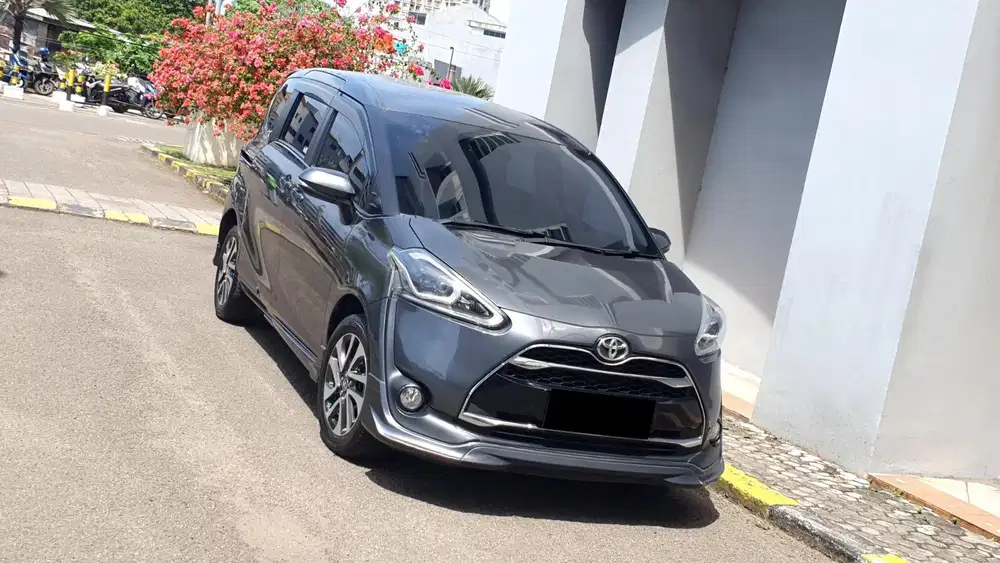 Toyota Sienta 1.5 CVT AT 2017