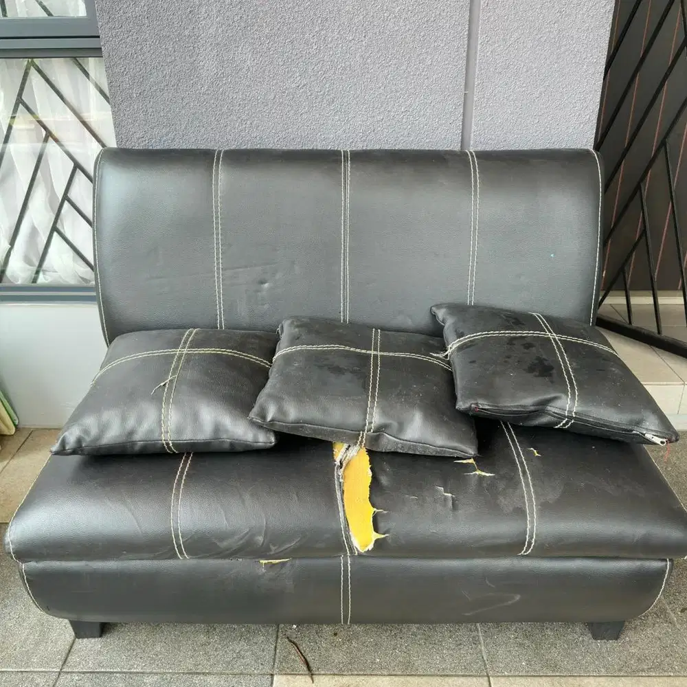 Sofa 2 Dudukan – Kondisi Robek