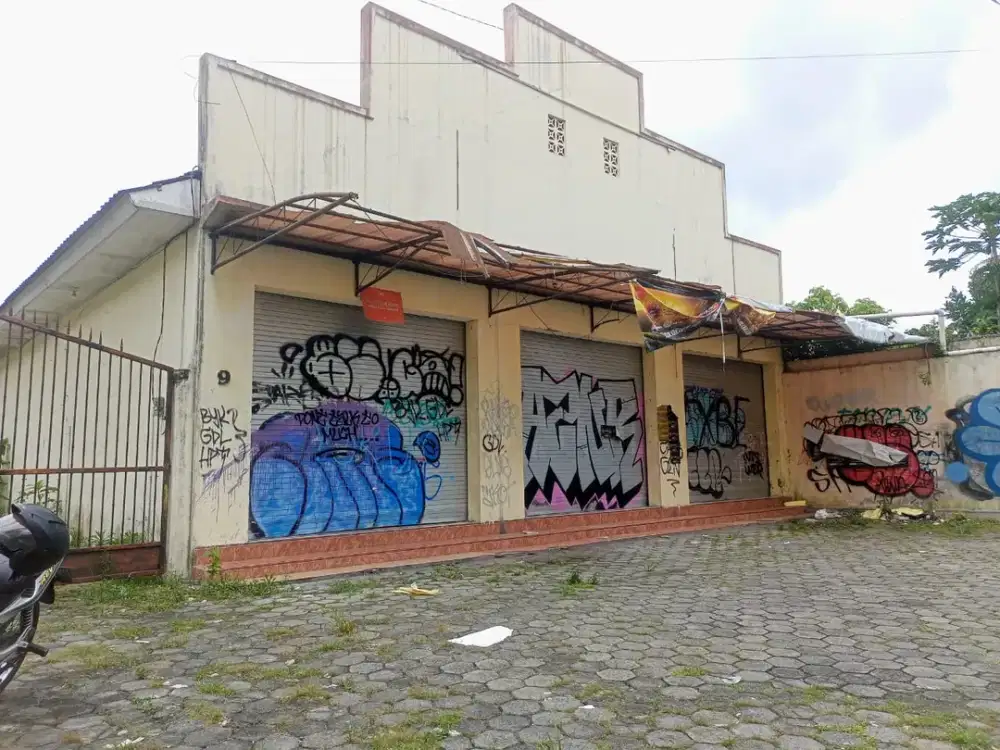 JUAL  TANAH ada RUKOnya di jl pamungkas selatan kampus UII kaliurang