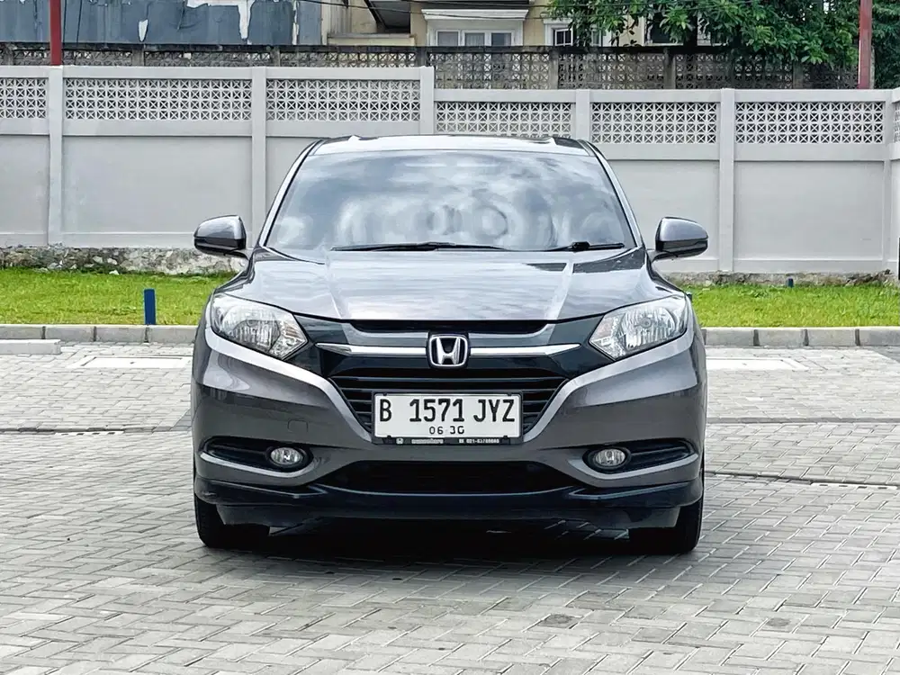 Honda HR-V 1.5 IVTEC Bensin 2018 Warna Abu-Abu Non Prestige 2018