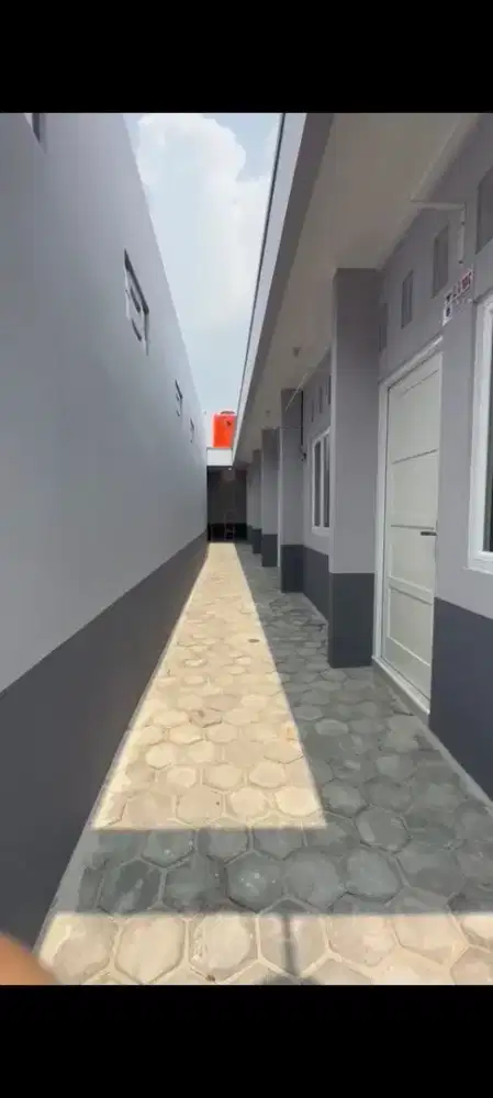 Di kontrakan rumah petakan