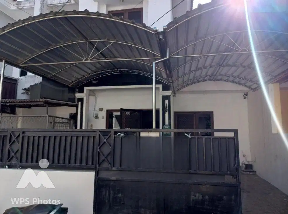 Rumah nyaman di Puri Jimbaran, Surabaya