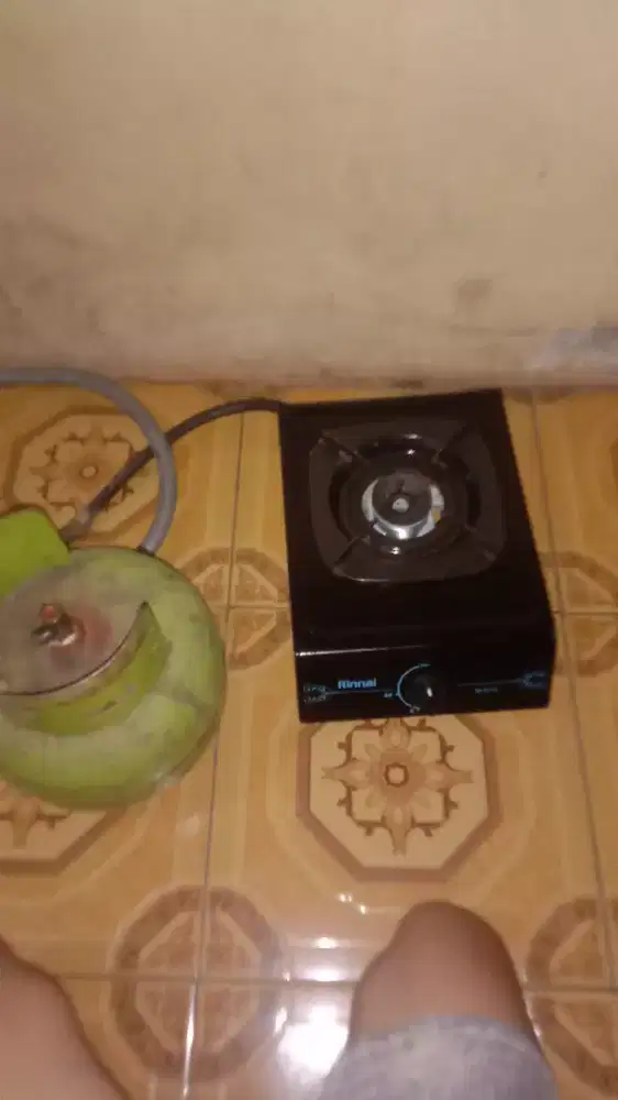 Jual kompor 1 tungku merk Rina sepaket amma tabung gas full isi.