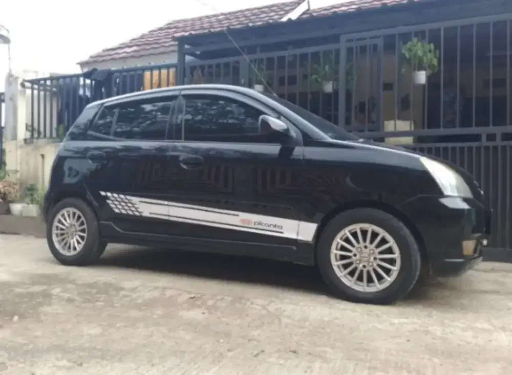 Jual butuh mobil Picanto 2007 masih mulus