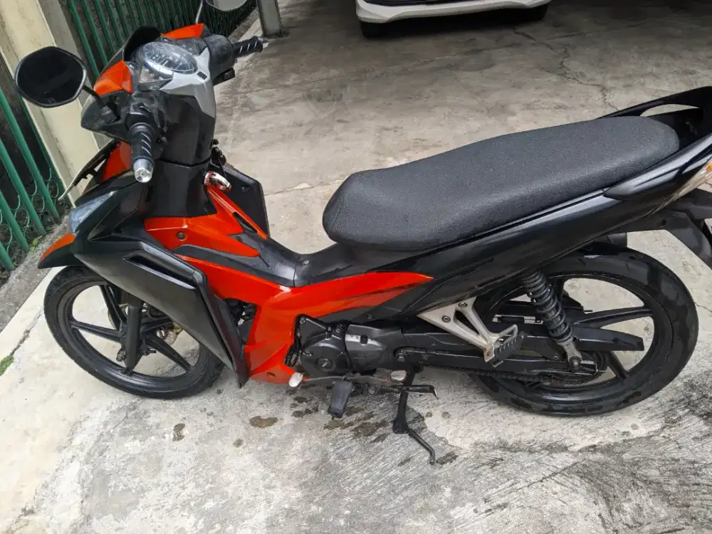 Motor honda blaede 125cc thn 2014
