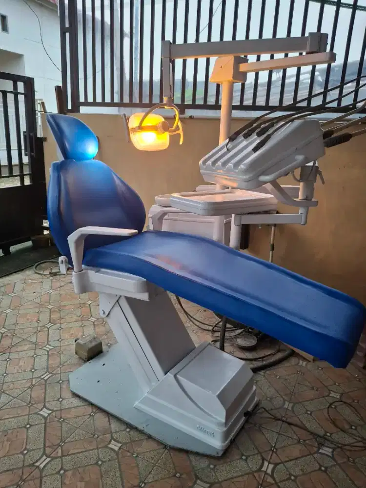 Kursi dental unit (kursi gigi)