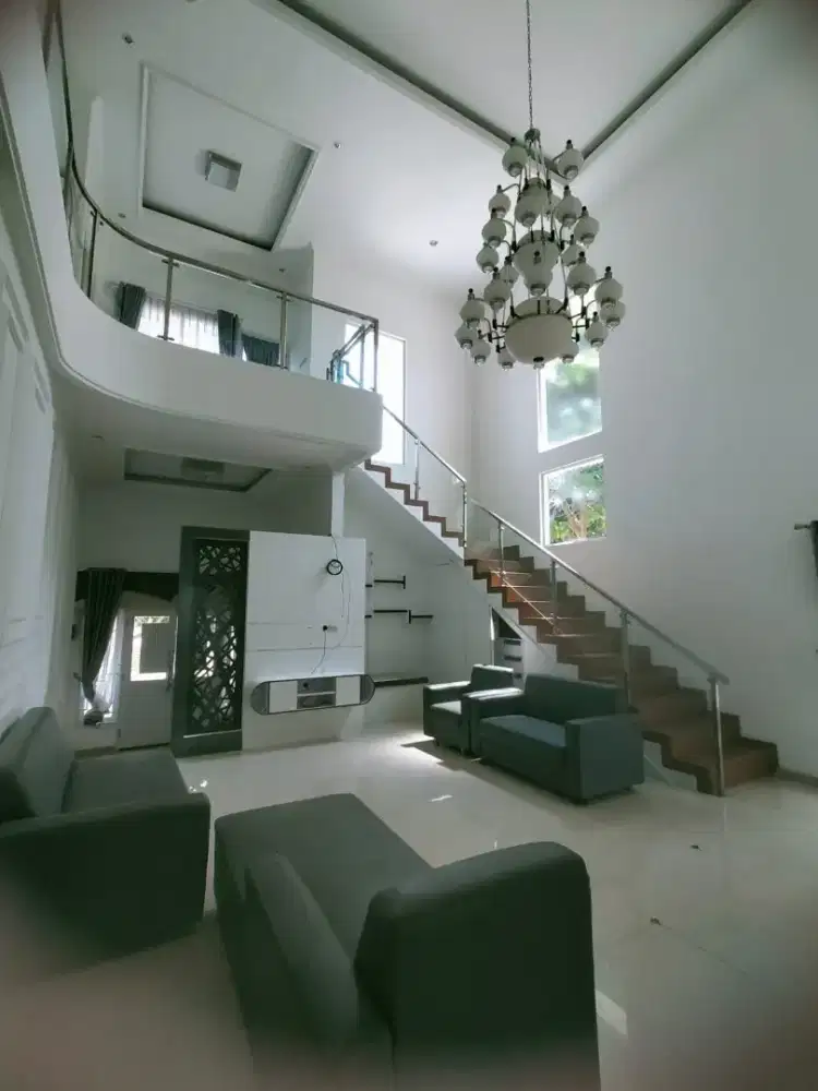 RUMAH MEWAH CANDI KALASAN TENGAH KOTA MANYARAN SEMARANG