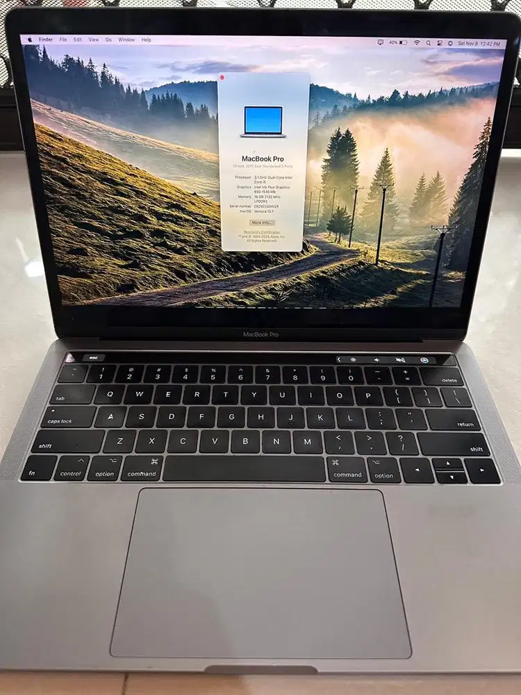 Apple macbook pro 13inch second