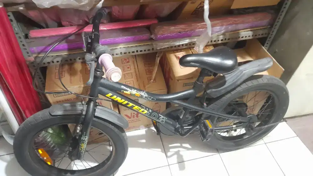 Sepeda bmx united tank