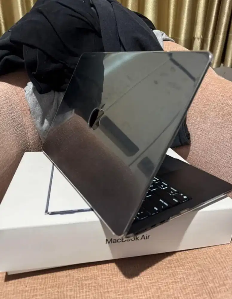 Macbook air m4 16/256 IBOX