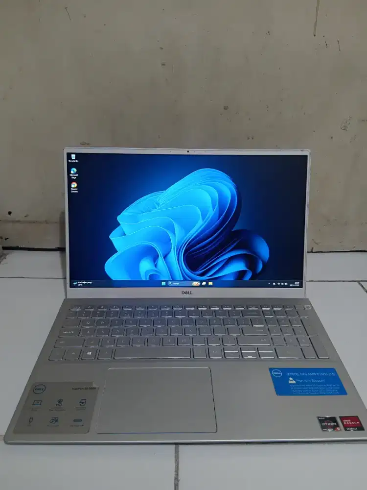 Dell Inspiron 5405 AMD Ryzen 5 like new