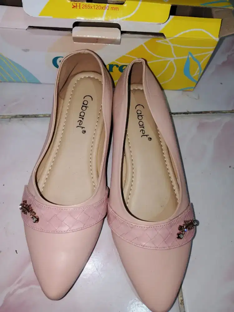 SEPATU WANITA - HSC 2025