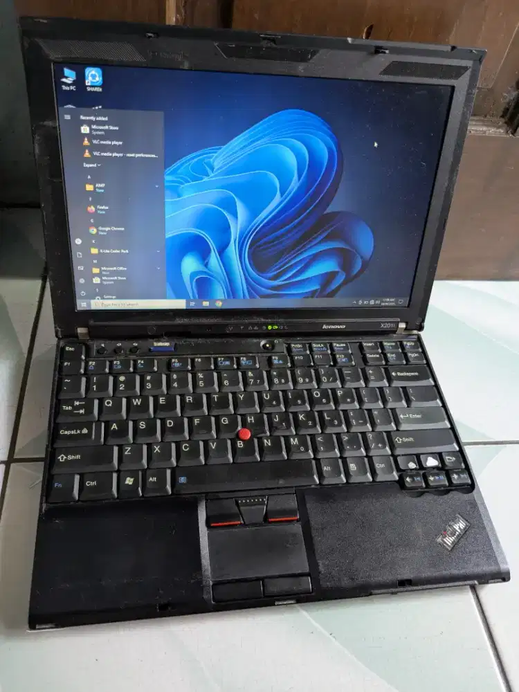 Laptop Lenovo Thinkpad X201i Core I3 Ram 4 Normalan Tinggal Pake Aja