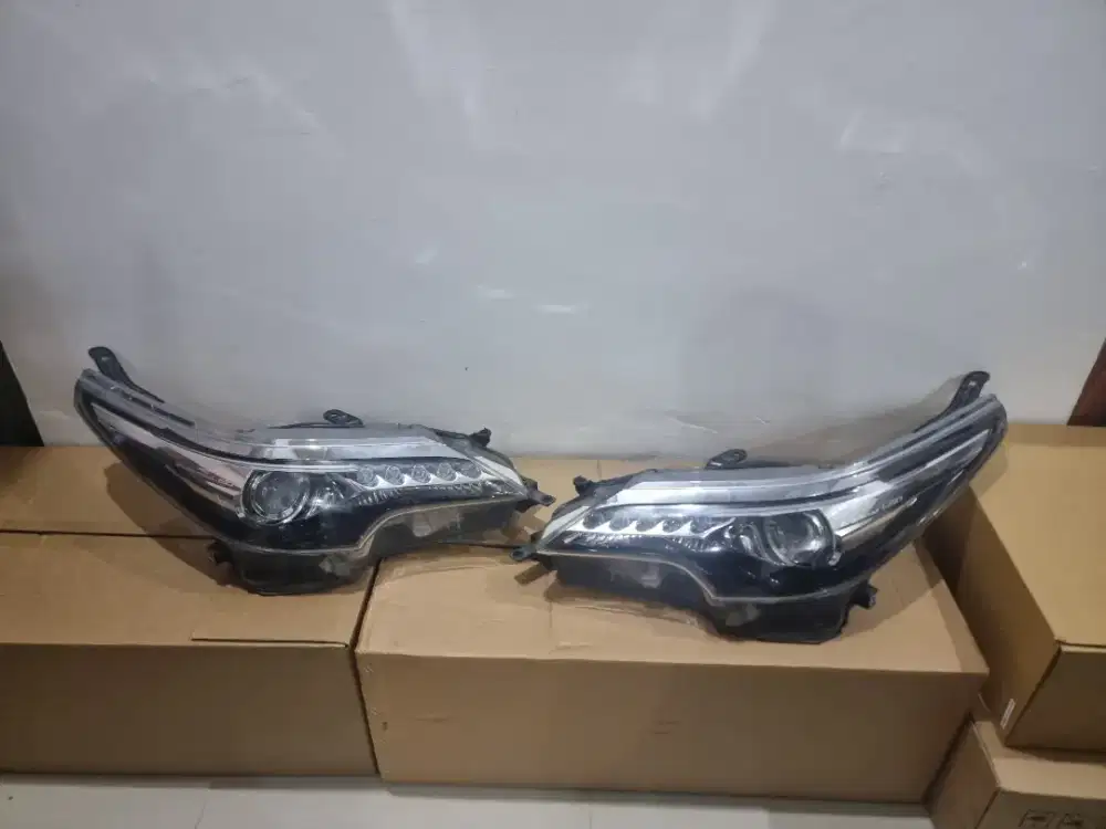 Headlamp Fortuner VRZ ori copotan.