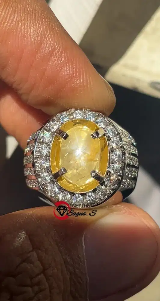 Yellow Star Sapphire NoHeat Srilanka 5.14 CT