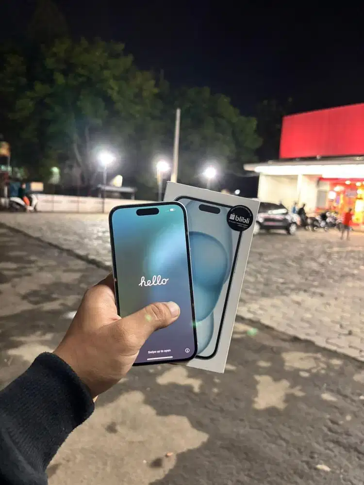 Iphone 15 blue blibli