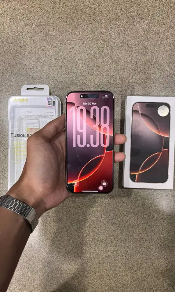 IPHONE 16 PRO 128GB IBOX LIKE NEW BH100% GARANSI ON DESERT TITANIUM