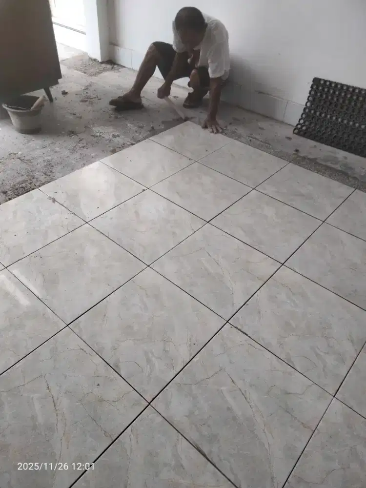 jasa tukang pasang keramik alusan