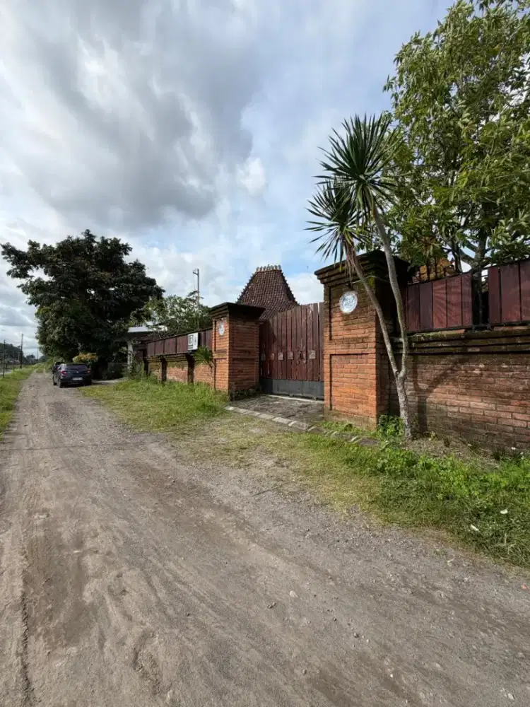 Rumah Joglo Jawa Klasik di Dekat RSA UGM Area Jl. Kabupaten Gamping